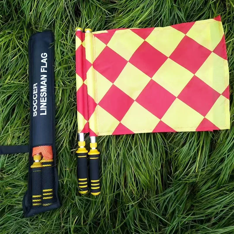 Pienet neliöt erotuomarin lippu