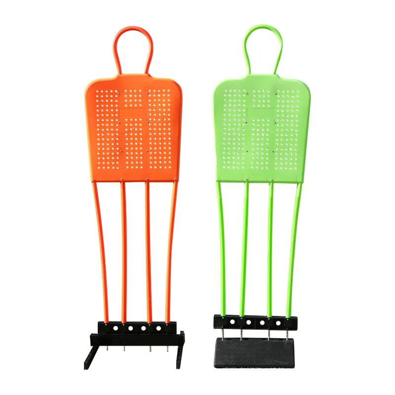 Jalkapalloharjoittelun jalkapallomannekiini kumipohjalla